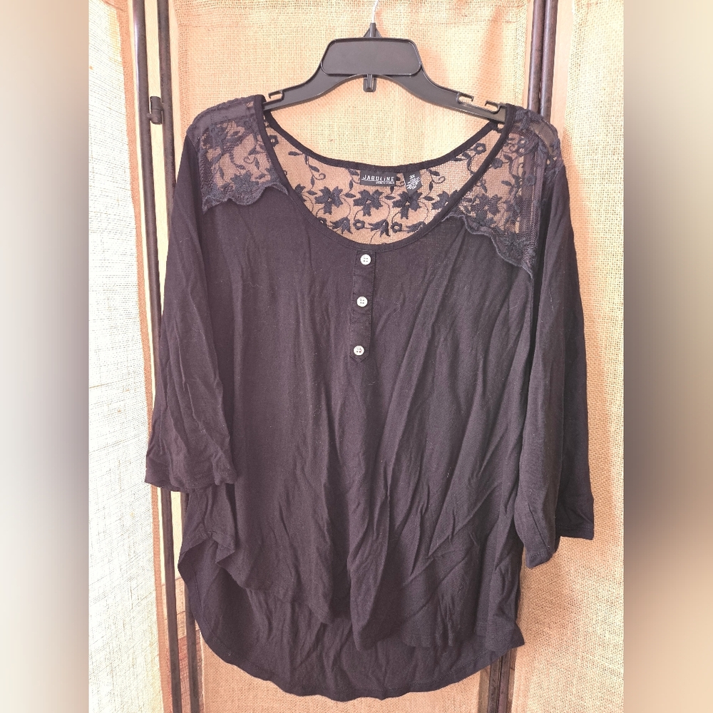 Women's Jaquline Design Studio Black Lace Detail 3/4 Sleeve Hi Low Top